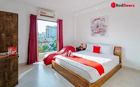 Reddoorz The Sun Hotel Near Duong Quang Ham Street  2*